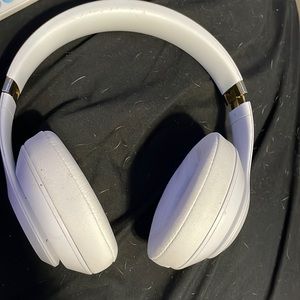 Beats studio 3 white
